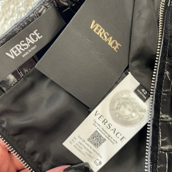 Runway Versace Crocodile-Embossed Midi Skirt - Picture 15 of 17